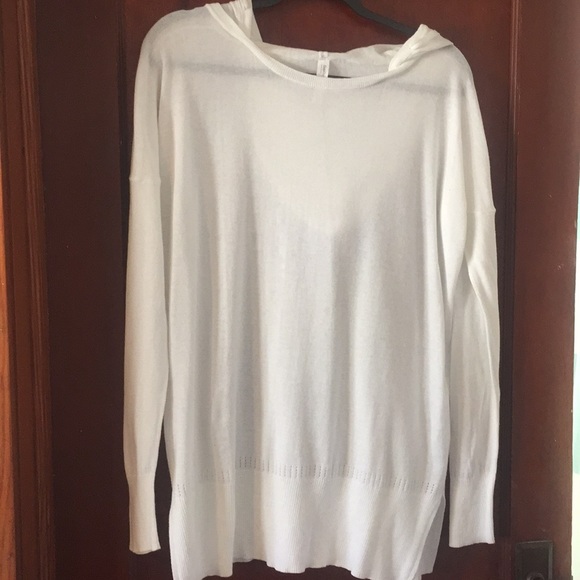 Light weight tunic length hooded sweater - Picture 1 of 4